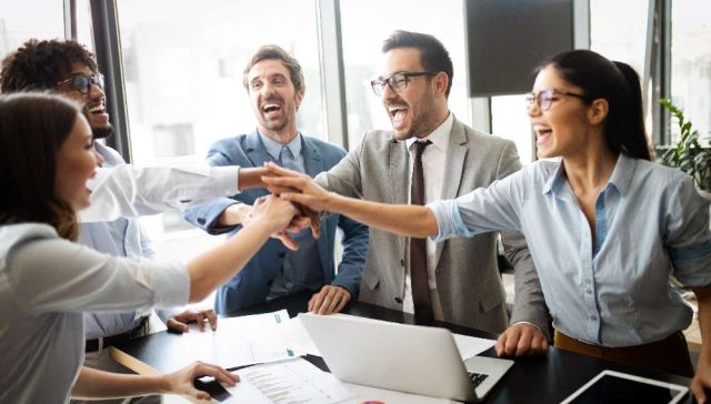 Succesful,Enterprenours,And,Business,People,Reach,Goals